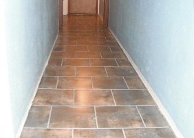 Custom Re-tiling of a Hallway